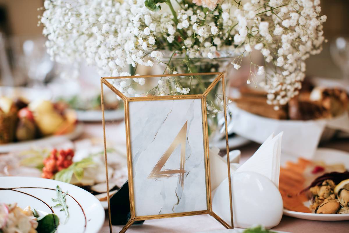 DIY table decor for a wedding