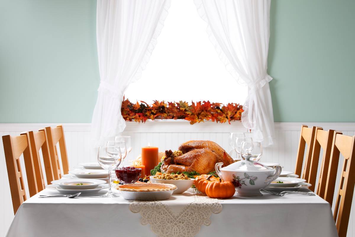 Thanksgiving Dinner Table